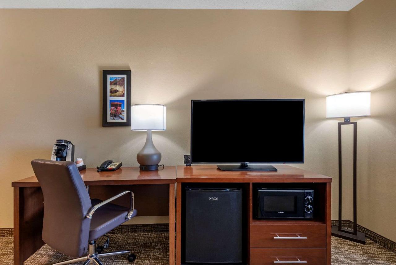 Comfort Suites Huntersville Near Lake Norman Екстериор снимка