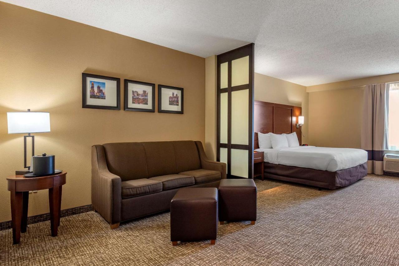 Comfort Suites Huntersville Near Lake Norman Екстериор снимка